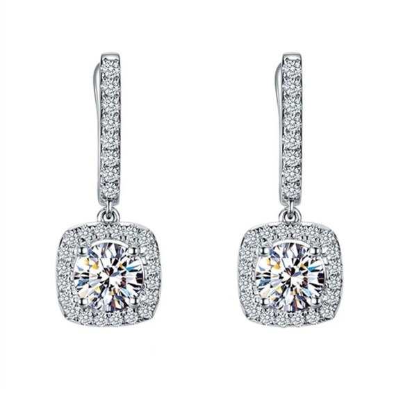 1 Pair Romantic Simulated Diamond Earrings 18K White Gold, Gorgeous. 3Ct.Total. - Picture 3 of 6
